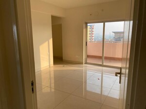 Room in 2 BHK Apartment at Eldeco Accolade, Sohna Sector 2 – for Rent