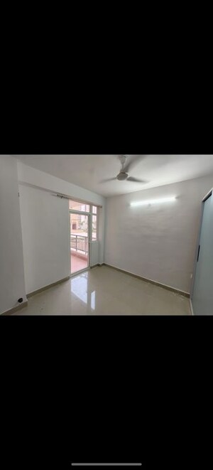 Room in 3 BHK Apartment at Landmark The Homes 81, Sector 81 – for Rent