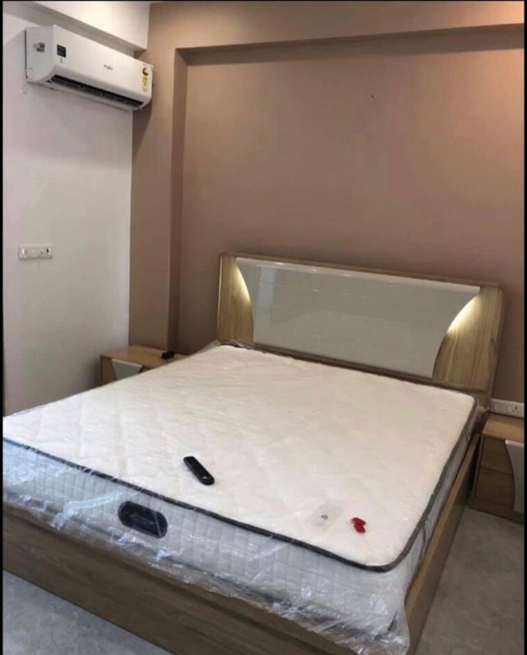 Bedroom, suncity-township-gurgaon 1 RK 450 Sq.Ft. Apartment In Sector 54 Gurgaon 10683222