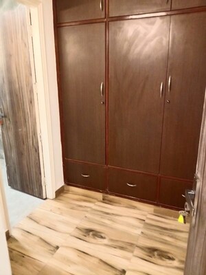 Bathroom in 4 BHK Villa at DLF Green Avenue, Dlf Phase iv – for Rent