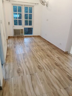 Balcony in 4 BHK Villa at DLF Green Avenue, Dlf Phase iv – for Rent