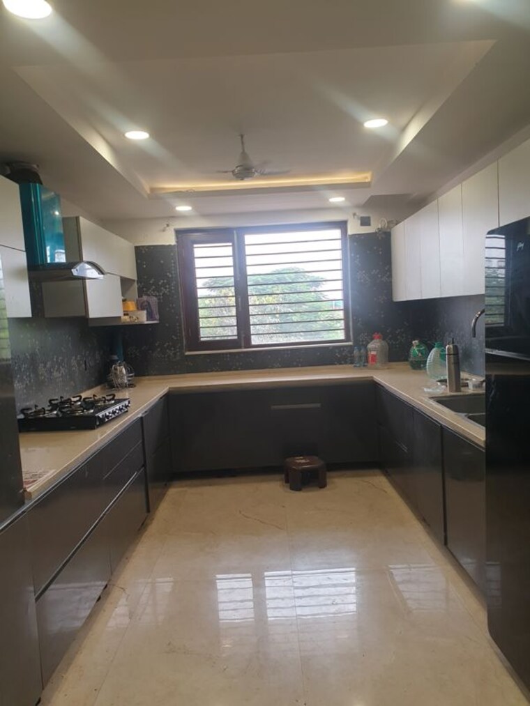 Living Room, sector 88 4 Bedroom 350 Sq.Yd. Builder Floor In Sector 88 Faridabad 10689113
