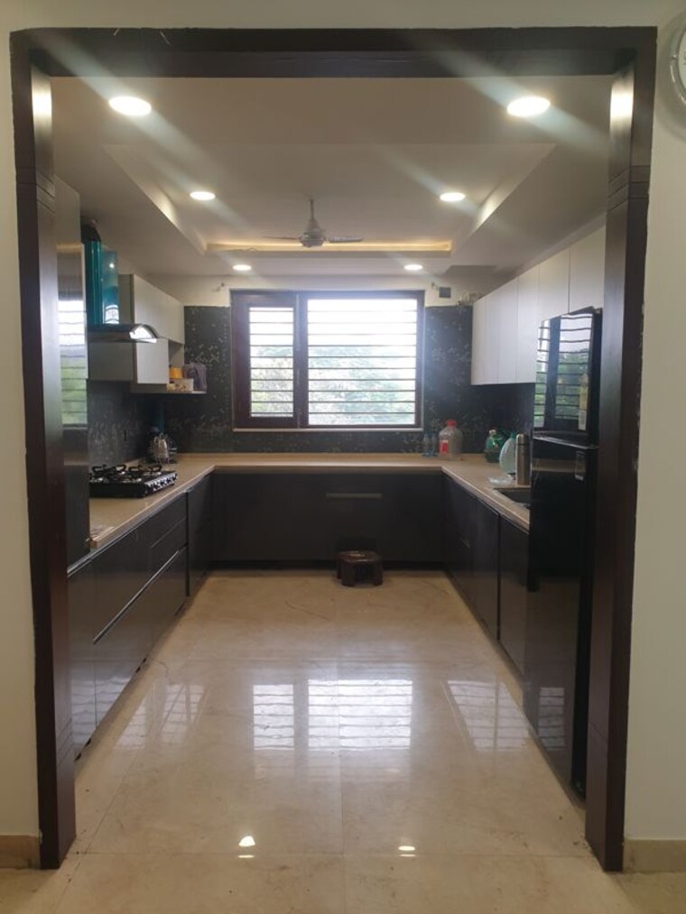 Living Room, sector 88 4 Bedroom 350 Sq.Yd. Builder Floor In Sector 88 Faridabad 10689113