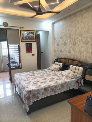 Bedroom in 3 BHK Builder Floor at Puri Kohinoor, Sector 89 – for Rent
