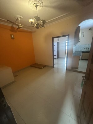 Room in 1.5 BHK Apartment at Jangpura – for Rent
