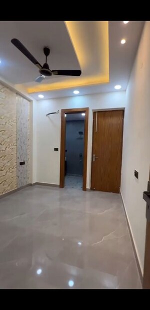 Room in 3 BHK Builder Floor at Puri Kohinoor, Sector 89 – for Rent