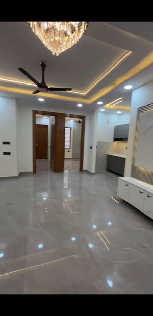 Building Lobby in 3 BHK Builder Floor at Puri Kohinoor, Sector 89 – for Rent