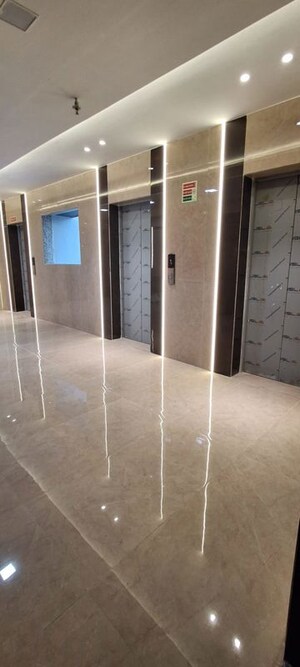 Lift in 1 BHK Apartment at Dadar West – for Rent