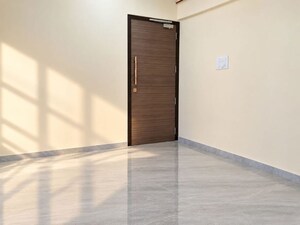 Room in 1 BHK Apartment at Dadar West – for Rent