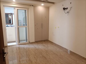 Room in 3 BHK Builder Floor at Puri Kohinoor, Sector 89 – for Rent