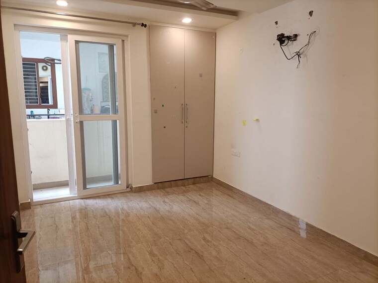 Room, puri-kohinoor 3 Bedroom 160 Sq.Yd. Builder Floor In Sector 89 Faridabad 10689143