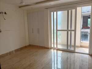 Room in 3 BHK Builder Floor at Puri Kohinoor, Sector 89 – for Rent