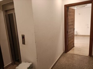 Room in 3 BHK Builder Floor at Puri Kohinoor, Sector 89 – for Rent