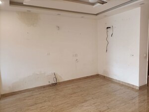 Room in 3 BHK Builder Floor at Puri Kohinoor, Sector 89 – for Rent