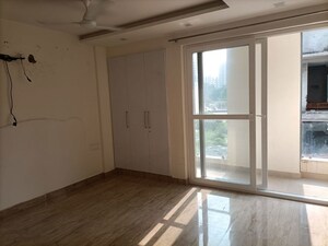 Room in 3 BHK Builder Floor at Puri Kohinoor, Sector 89 – for Rent