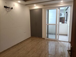 Room in 3 BHK Builder Floor at Puri Kohinoor, Sector 89 – for Rent