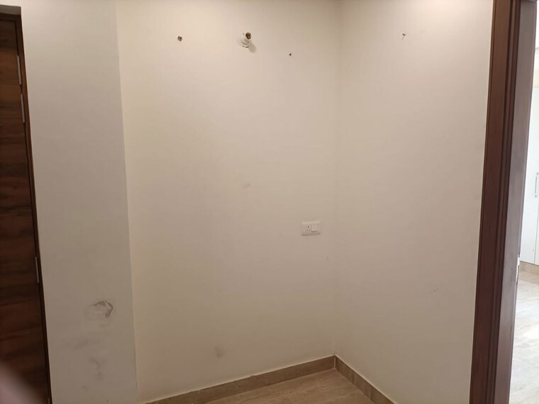 Room, puri-kohinoor 3 Bedroom 160 Sq.Yd. Builder Floor In Sector 89 Faridabad 10689143