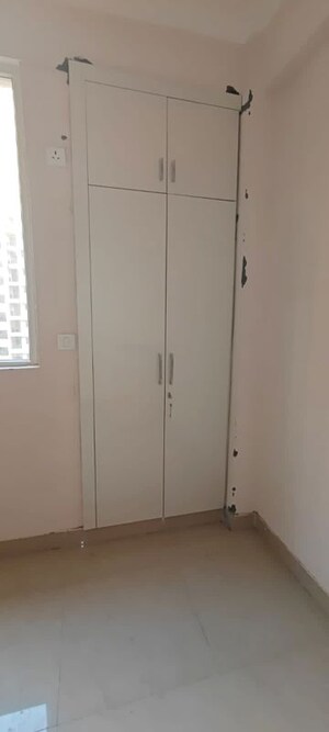Furnished Amenities in 2.5 BHK Apartment at Hawelia Valenova Park, Tech Zone 4 Greater Noida – for Sale