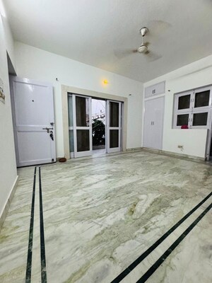 Room in 1 BHK Apartment at Palm Residency Chhatarpur, Chattarpur – for Rent