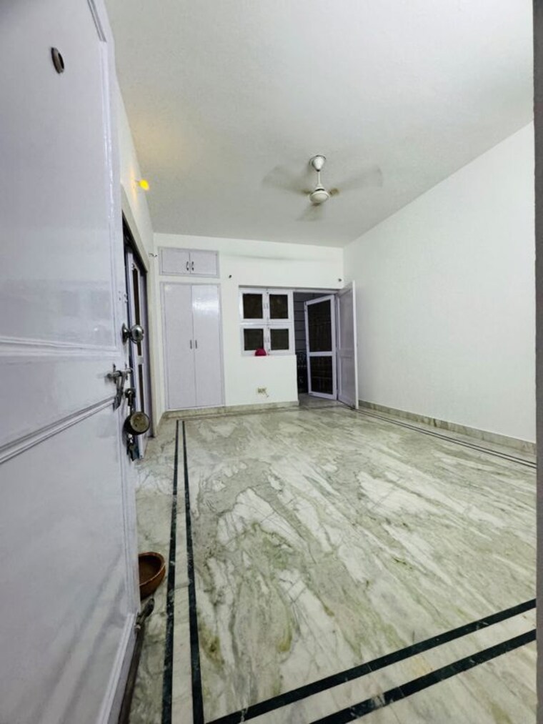 Room, palm-residency-chhatarpur 1 Bedroom 550 Sq.Ft. Apartment In Chattarpur Delhi 10689154