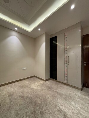 Room in 3 BHK Builder Floor at Shivalik Colony – for Sale
