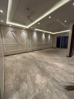 Room in 3 BHK Builder Floor at Shivalik Colony – for Sale