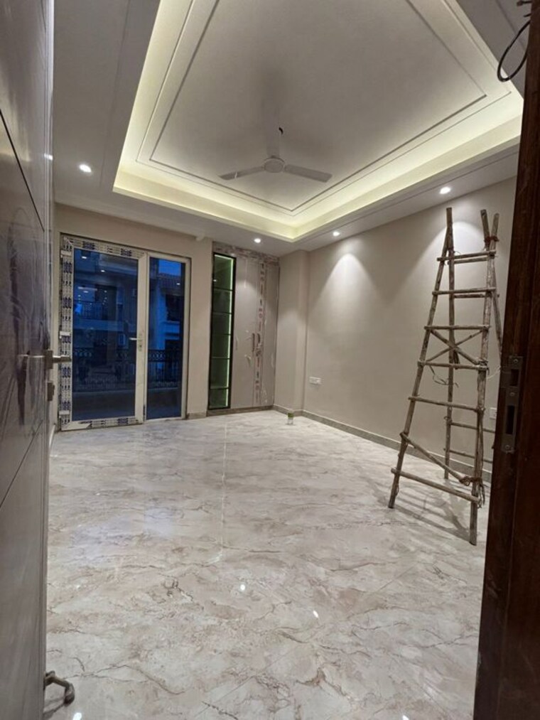 Room, shivalik colony 3 Bedroom 200 Sq.Ft. Builder Floor In Shivalik Colony Delhi 10689165