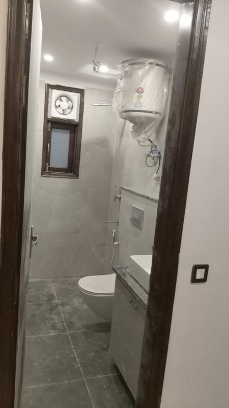 Bathroom, chattarpur 3 Bedroom 1125 Sq.Ft. Builder Floor In Chattarpur Delhi 10383923
