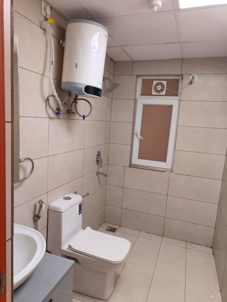 Bathroom, tata-eureka-park 3 Bedroom 1575 Sq.Ft. Apartment In Sector 150 Noida 10689197