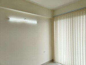 Room in 3 BHK Apartment at Tata Eureka Park, Sector 150 – for Rent