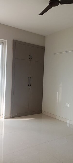 Room in 2 BHK Apartment at Eldeco Live By The Greens, Sector 150 – for Rent
