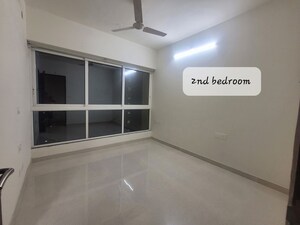 Room in 3 BHK Apartment at Sheth Montana, Mulund West – for Rent