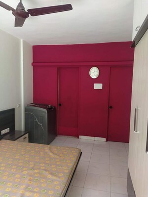 Furnished Amenities in 2 BHK Apartment at Nirmiti Horizon, Aundh – for Rent
