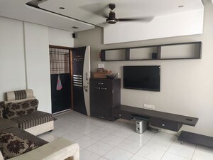 Team Area in 2 BHK Apartment at Nirmiti Horizon, Aundh – for Rent