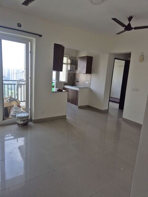 2 BHK Apartment For Rent in Sethi Max Royale, Sector 76