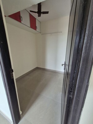Furnished Amenities in 2.5 BHK Apartment at Sethi Max Royale, Sector 76 – for Rent