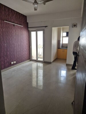 1 BHK Apartment For Rent in Nimbus The Hyde park, Sector 78