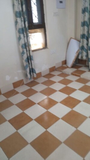 Staircase in 1 BHK Builder Floor at RWA Apartments Sector 53, Sector 53 – for Rent