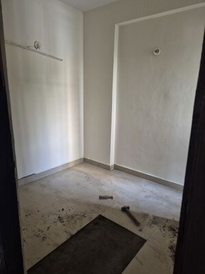 Furnished Amenities in 2.5 BHK Apartment at Nimbus The Hyde park, Sector 78 – for Rent