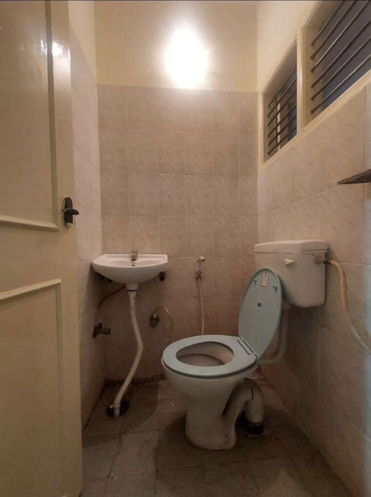 Bathroom, btm layout stage 2 3 Bedroom 1300 Sq.Ft. Builder Floor In Btm Layout Stage 2 Bangalore 10641644