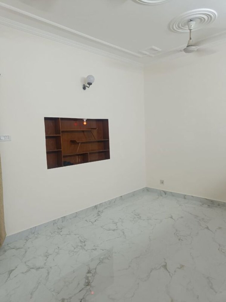 Room, sector 19 2 Bedroom 1000 Sq.Ft. Builder Floor In Sector 19 Chandigarh 10689308