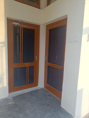 Room in 2 BHK Builder Floor at Sector 19 – for Rent
