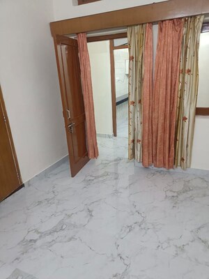 Room in 2 BHK Builder Floor at Sector 19 – for Rent