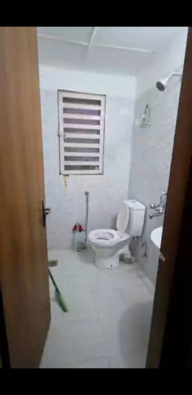 Bathroom, bptp-park-elite-floors 3 Bedroom 250 Sq.Yd. Builder Floor In Sector 85 Faridabad 10689313