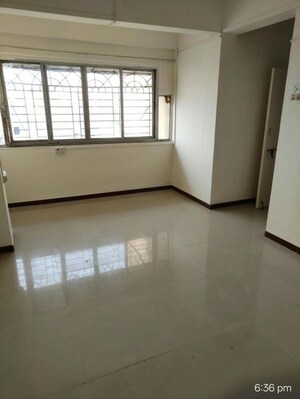 Room in 2 BHK Apartment at Powai Cosmopolitan CHS, Powai – for Rent