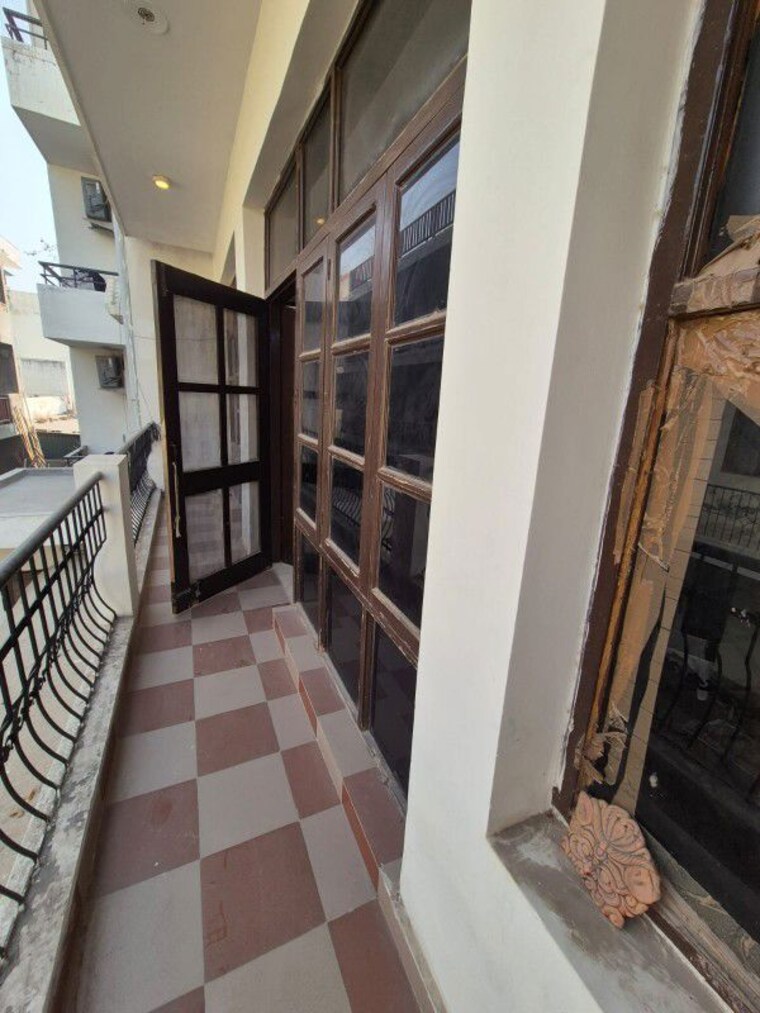 Balcony, sector 14 2 Bedroom 1124 Sq.Ft. Independent House In Sector 14 Gurgaon 10689333
