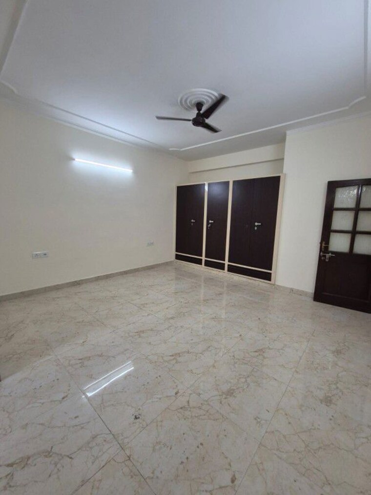 Room, sector 14 2 Bedroom 1124 Sq.Ft. Independent House In Sector 14 Gurgaon 10689333