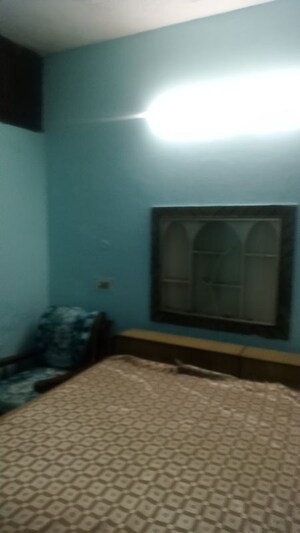 Room in 2 BHK Independent House at Sector 37 – for Rent