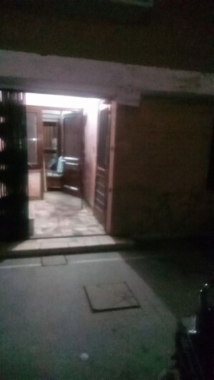 Room in 2 BHK Independent House at Sector 37 – for Rent
