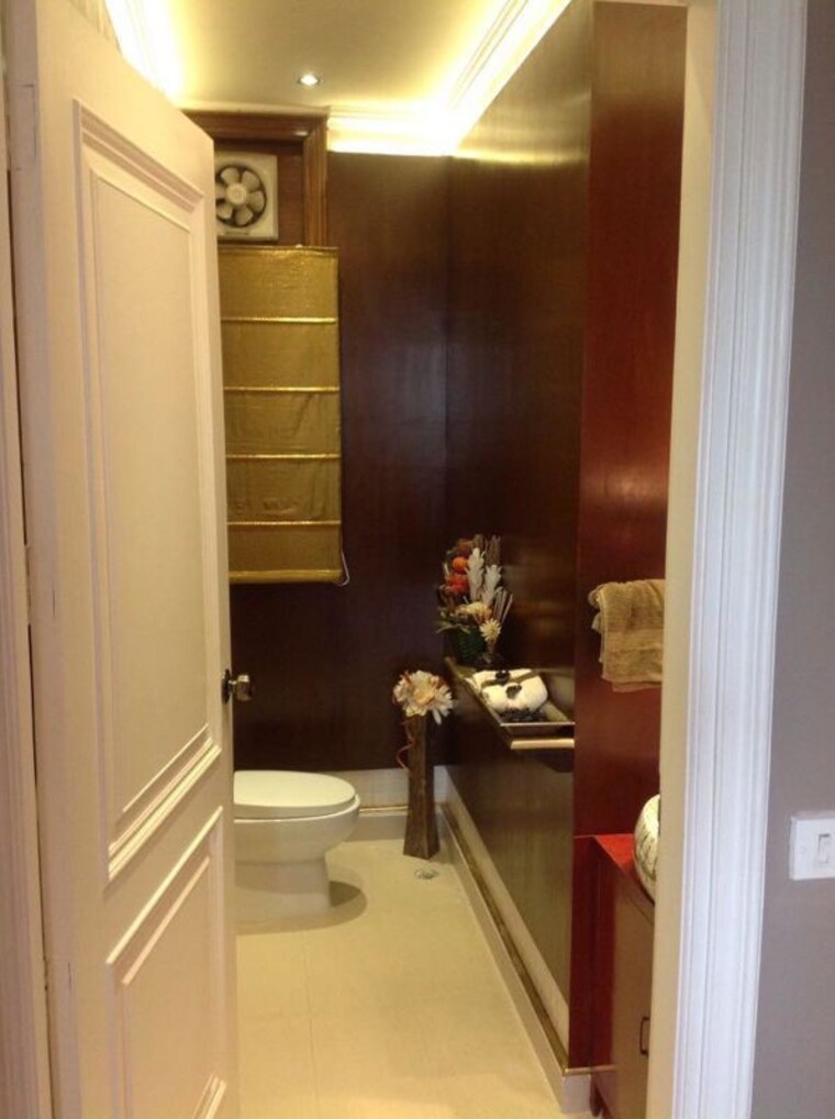 Bathroom, greater kailash ii 4 Bedroom 3500 Sq.Ft. Builder Floor In Greater Kailash ii Delhi 10689340